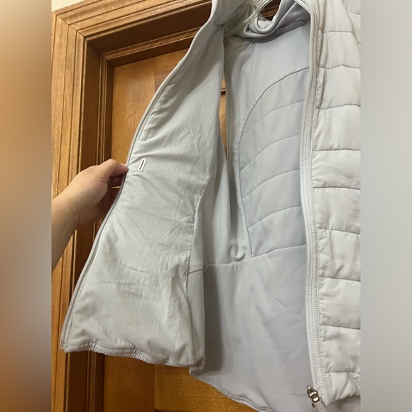 Lululemon Extra Mile Vest Gray Size 6 in Gray - Picture 6 of 11